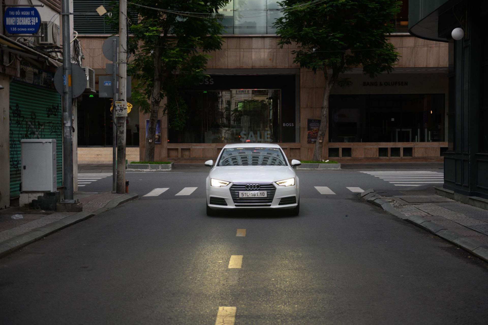 AUDI A4 TRẮNG